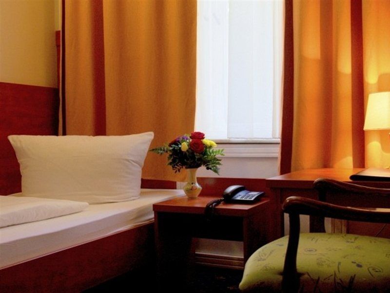 City Hotel Am Kurfuerstendamm Berlin Exterior photo
